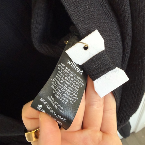 Aritzia Wilfred Black Plunge Front Wool Cardigan (XS) - Picture 8 of 9